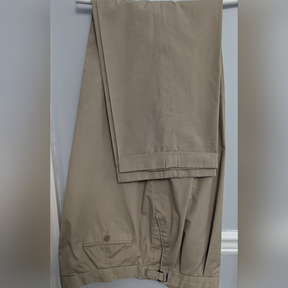 Norm Thompson Men's Expandable Waist Chinos 46L Poly/Cotton Machine Washable
